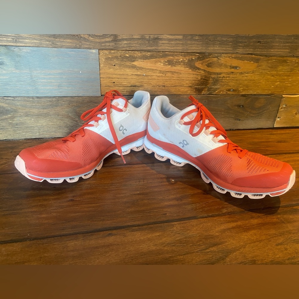 On Cloudsurfer 6 running shoes size 10.5 - Picture 2 of 5